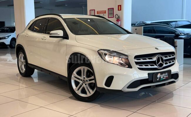 Mercedes-Benz GLA 200