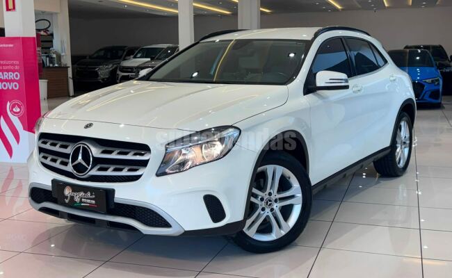 Mercedes-Benz GLA 200