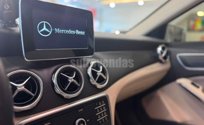 Mercedes-Benz GLA 200