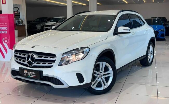 Mercedes-Benz GLA 200
