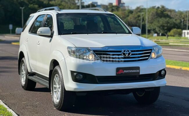 Toyota HILUX SW4 SR 2.7