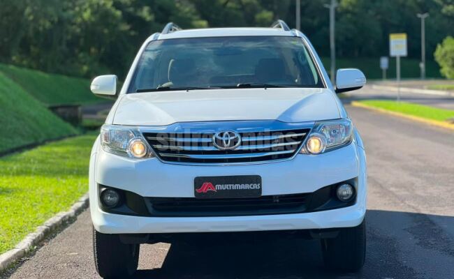 Toyota HILUX SW4 SR 2.7