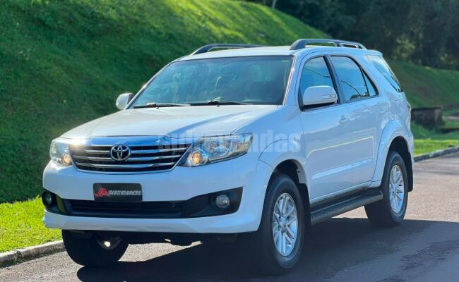 Toyota HILUX SW4 SR 2.7