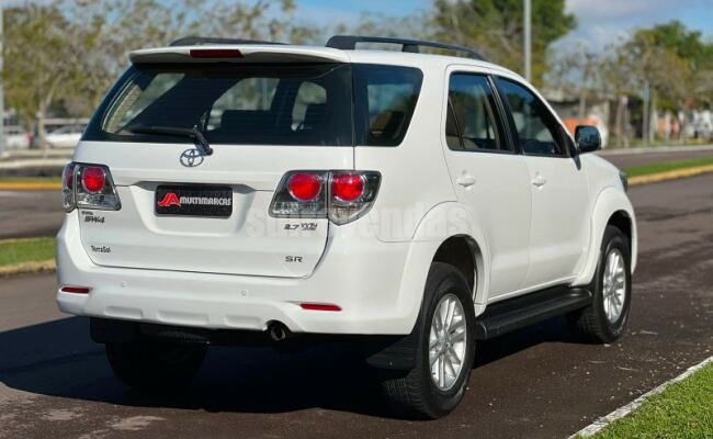 Toyota HILUX SW4 SR 2.7