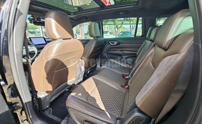 Jeep COMMANDER 2.0 TD380 TURBO DIESEL OVERLAND AT9