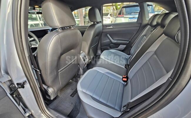 Volkswagen NIVUS 1.0 200 TSI TOTAL FLEX HIGHLINE AUTOMÁTICO
