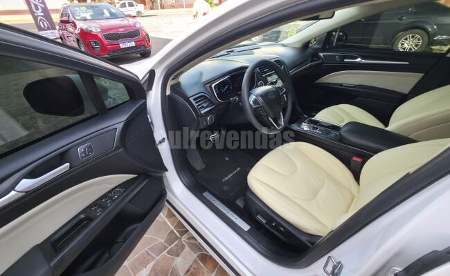 Ford FUSION