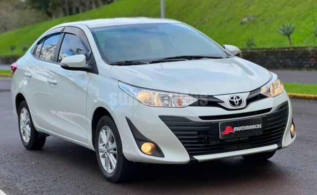 Toyota YARIS SEDAN XI 1.5