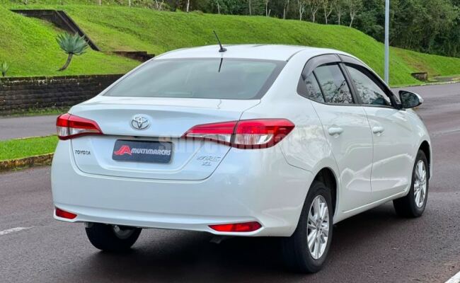 Toyota YARIS SEDAN XI 1.5