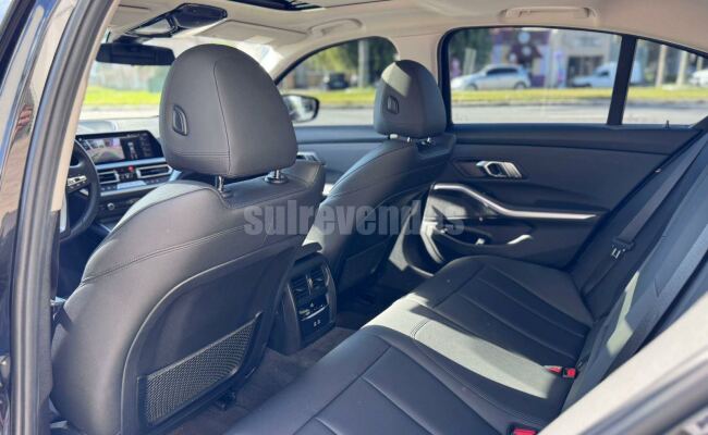BMW 320I