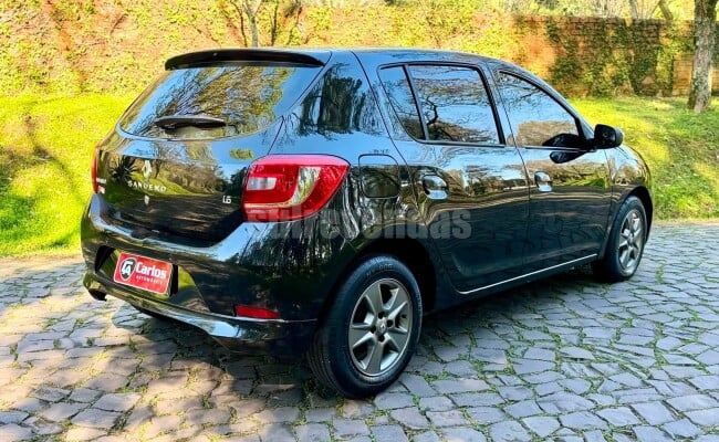 Renault SANDERO