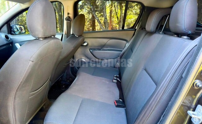 Renault SANDERO