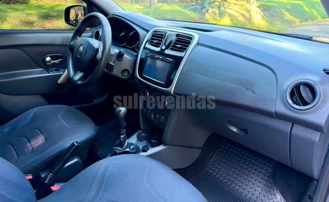 Renault SANDERO