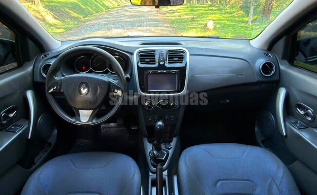 Renault SANDERO