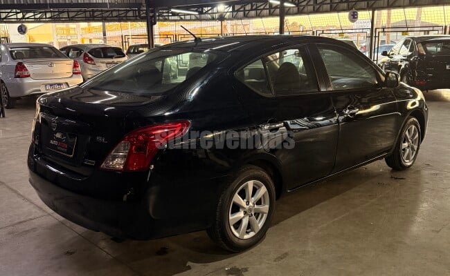 Nissan VERSA