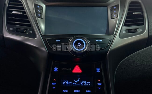 Hyundai ELANTRA