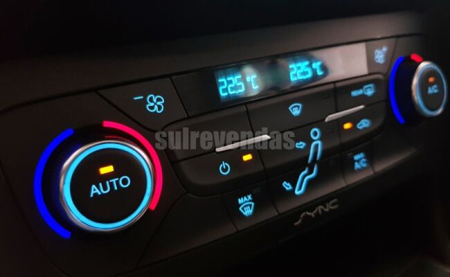 Ford FOCUS 2.0 TITANIUM PLUS 16V FLEX 4P POWERSHIFT