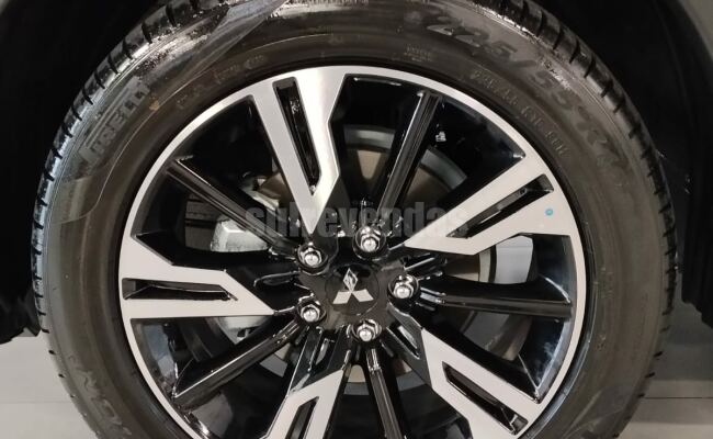 Mitsubishi ECLIPSE CROSS HPE