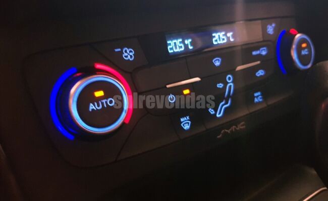 Ford FOCUS 2.0 TITANIUM 16V FLEX 4P POWERSHIFT