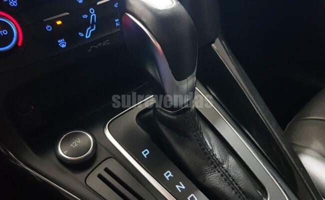 Ford FOCUS 2.0 TITANIUM 16V FLEX 4P POWERSHIFT