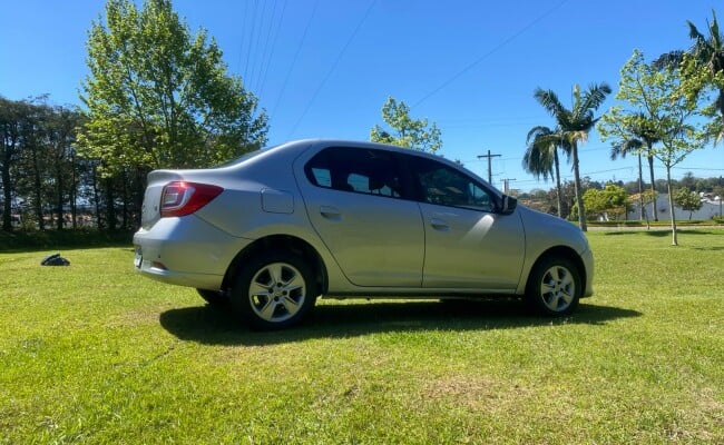 Renault LOGAN EXPRESSION HI-FLEX 1.6 8V 4P