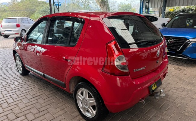 Renault SANDERO