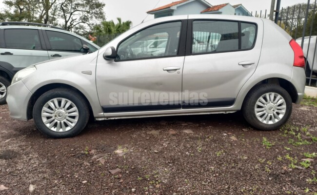 Renault SANDERO