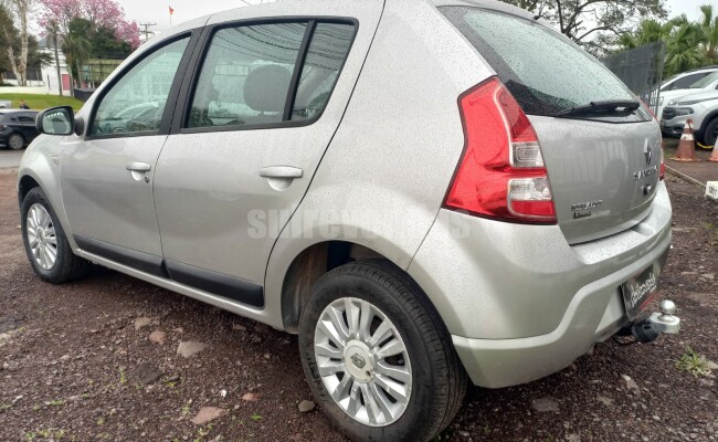 Renault SANDERO