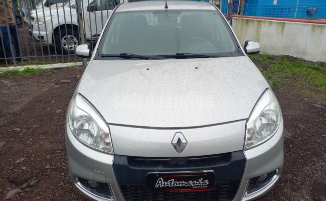 Renault SANDERO