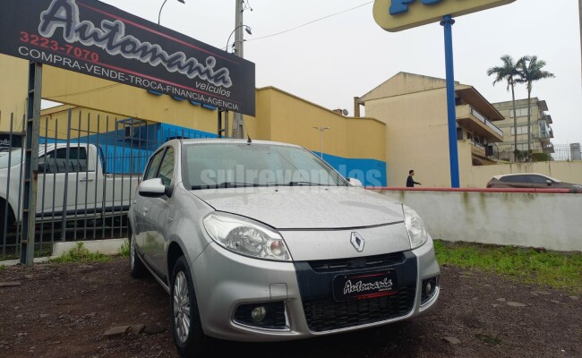 Renault SANDERO