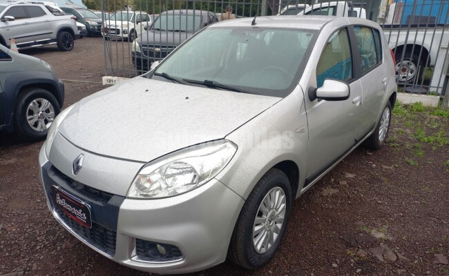Renault SANDERO