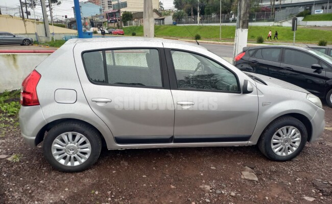 Renault SANDERO