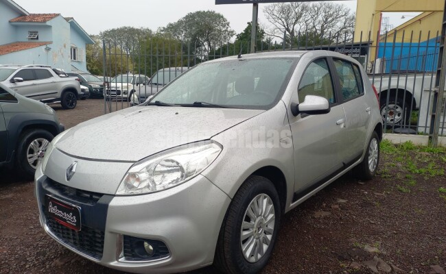 Renault SANDERO