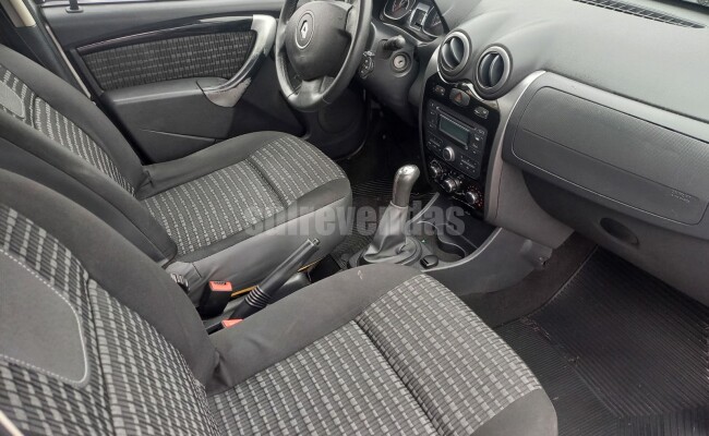 Renault SANDERO