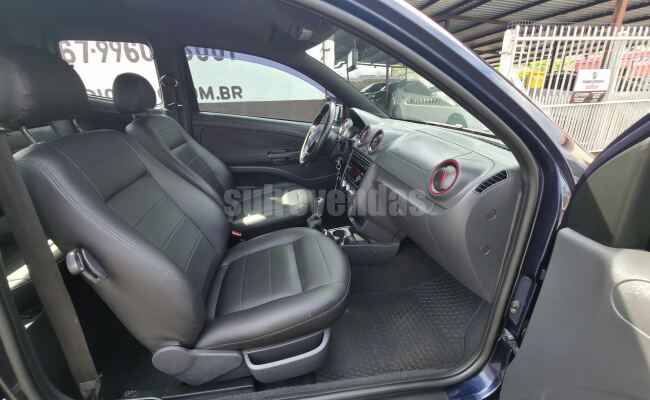 Volkswagen SAVEIRO ROCK IN RIO 1.6 TOTAL FLEX 8V CD
