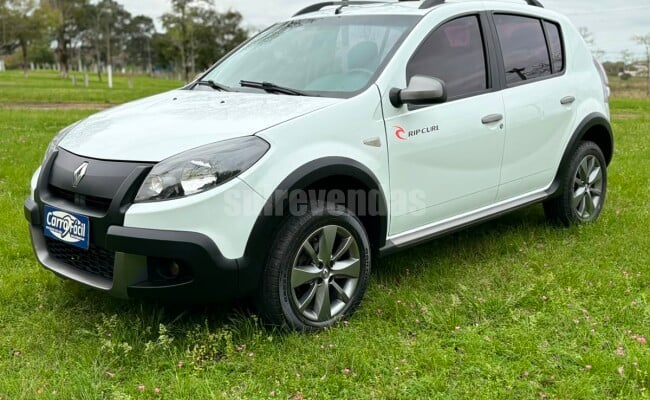 Renault SANDERO
