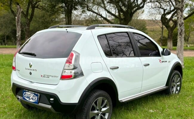 Renault SANDERO