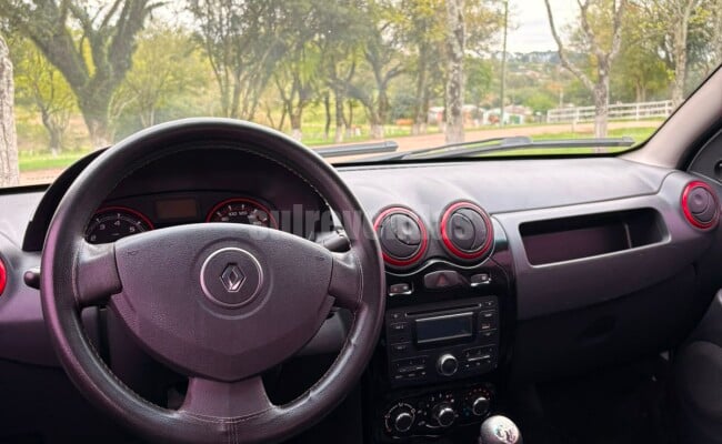 Renault SANDERO