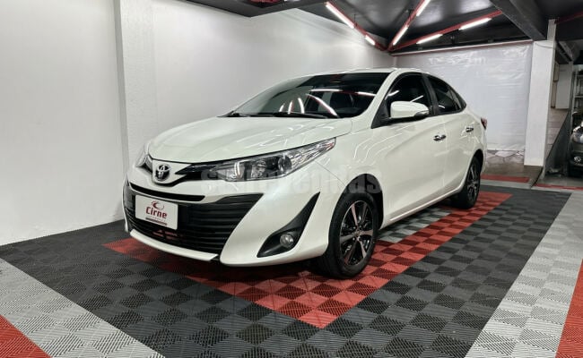 Toyota YARIS XLS Sedan 1.5 Flex 16V 4p Aut.