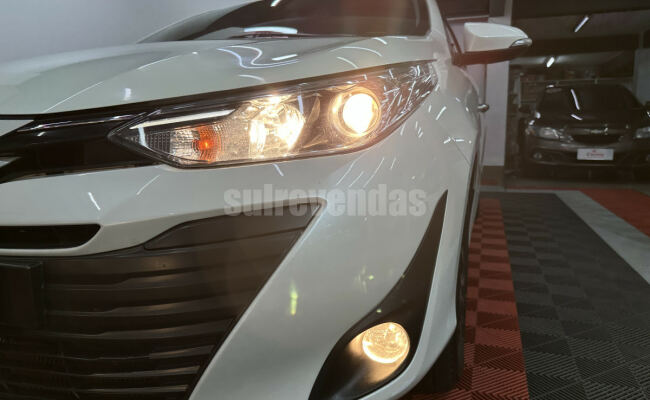 Toyota YARIS XLS Sedan 1.5 Flex 16V 4p Aut.