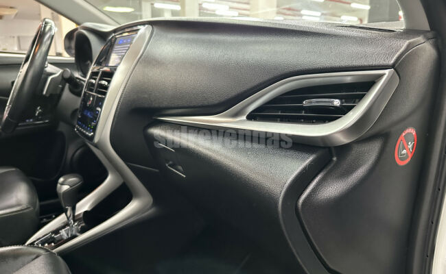 Toyota YARIS XLS Sedan 1.5 Flex 16V 4p Aut.