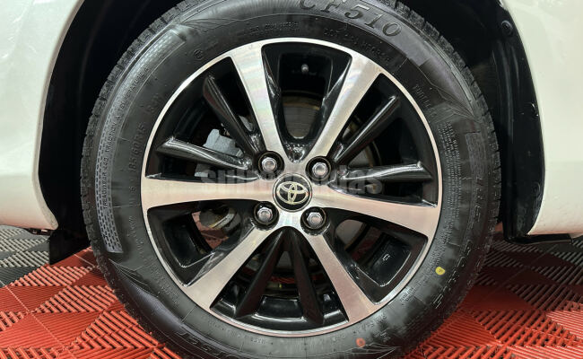 Toyota YARIS XLS Sedan 1.5 Flex 16V 4p Aut.