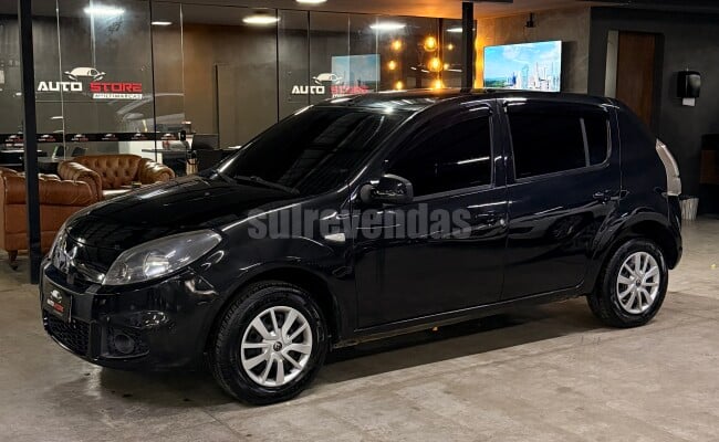 Renault SANDERO