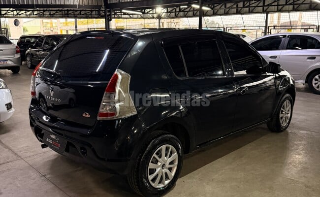 Renault SANDERO