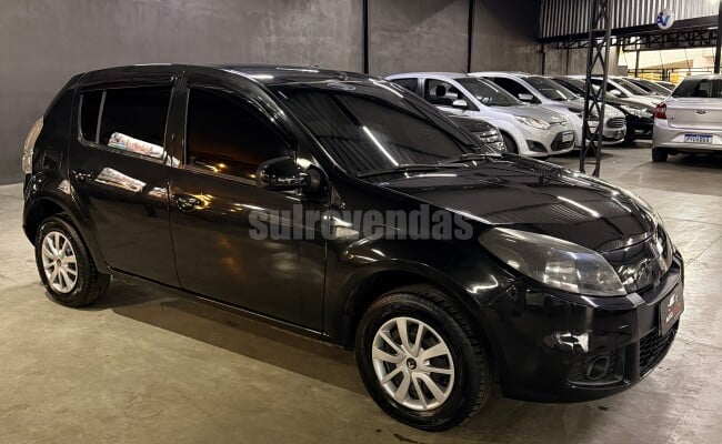 Renault SANDERO