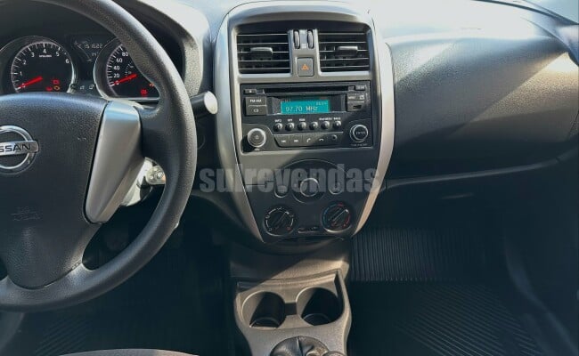 Nissan VERSA