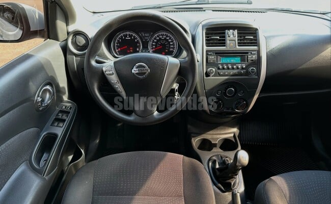 Nissan VERSA