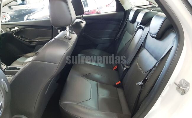 Ford FOCUS 2.0 TITANIUM PLUS FASTBACK 16V FLEX 4P POWERSHIFT