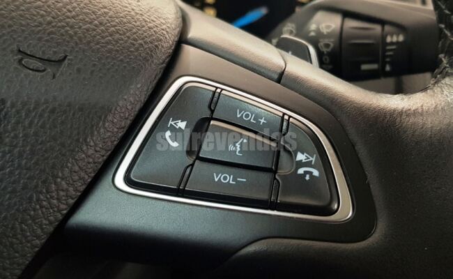 Ford FOCUS 2.0 TITANIUM PLUS FASTBACK 16V FLEX 4P POWERSHIFT