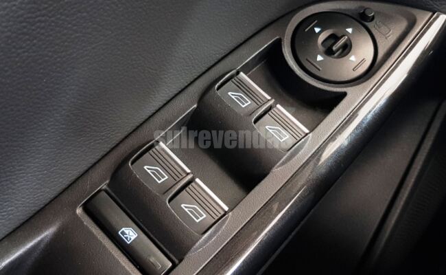 Ford FOCUS 2.0 TITANIUM PLUS FASTBACK 16V FLEX 4P POWERSHIFT